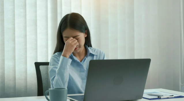 Bunda, si Kecil, Teh Poci, moci Tegal, tradisi minum teh Indonesia, manfaat teh hitam, budaya minum teh, minuman sehat non kopi, poci tanah liat, cara menyeduh teh poci, minuman tradisional khas Tegal, teh untuk ibu muda